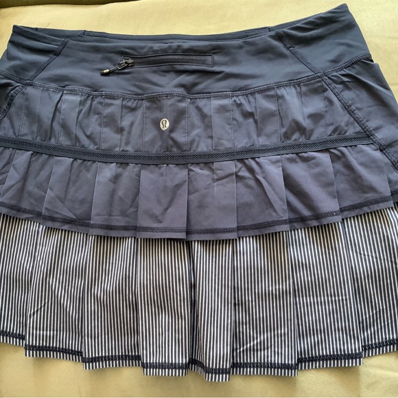 Lululemon Run Pace setter skirt - Picture 3 of 6